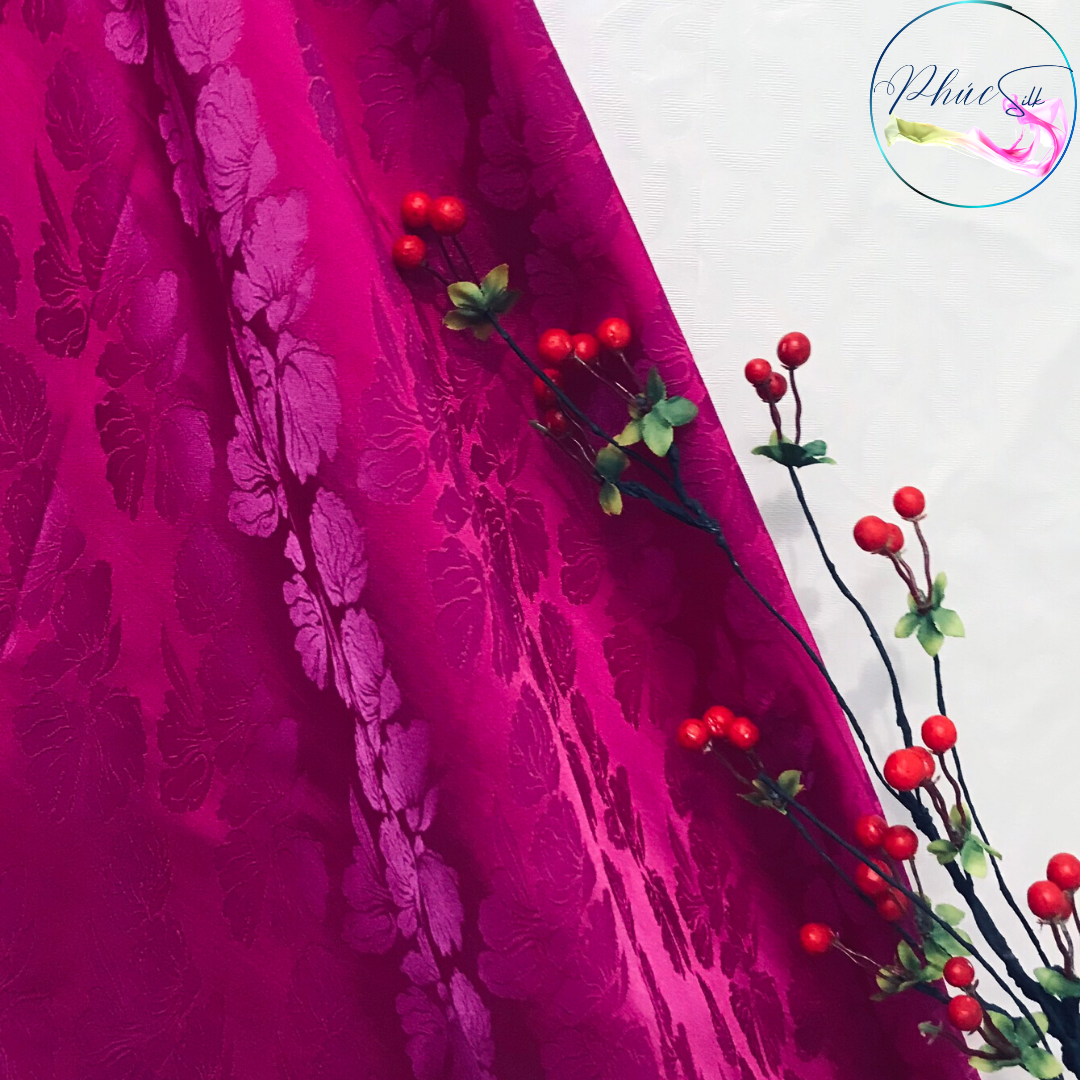 Vải lụa tơ tằm Vạn Phúc màu tím hồng, họa tiết hoa bèo, khổ vải 90cm mềm, mượt, mát - Phúc Silk