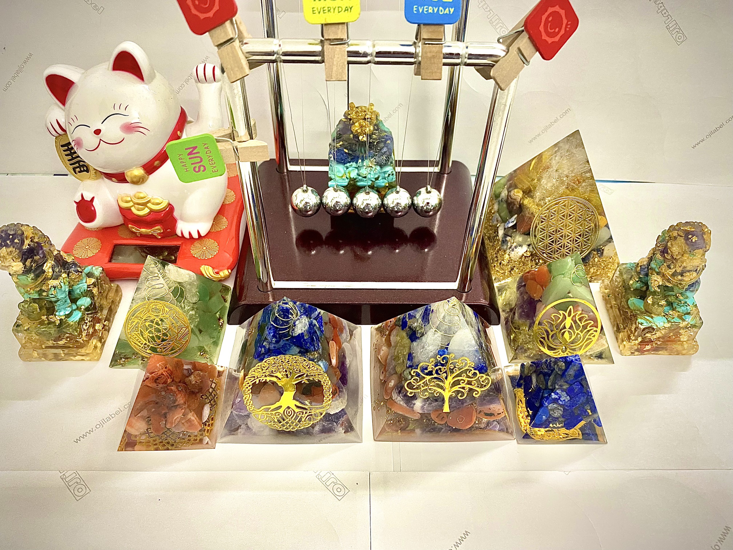 Kim tự tháp năng lượng orgonite - đá sinh năng lượng - phong thuỷ gia nguyễn