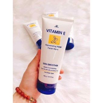 Sữa rửa mặt vitamin E Thái Lan