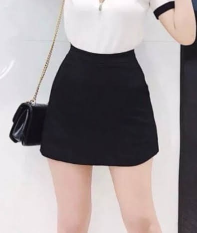 Chân váy chữ a có túi, có quần trong - b005