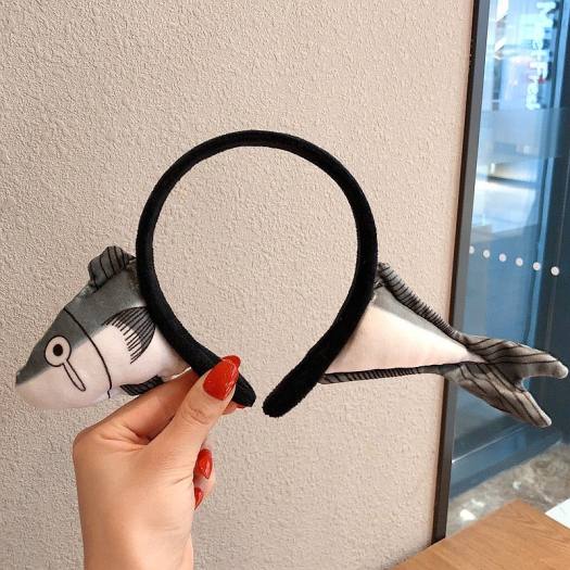 Băng đô rửa mặt trang điểm chống trượt hình con cá dễ thương Basic Jewelry