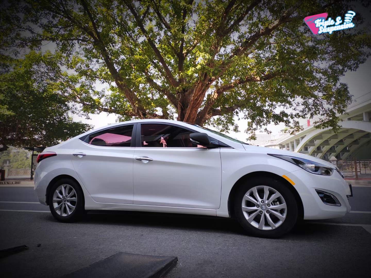 LÒ XO GIẢM XÓC HYUNDAI ELANTRA ĐỜI 2011