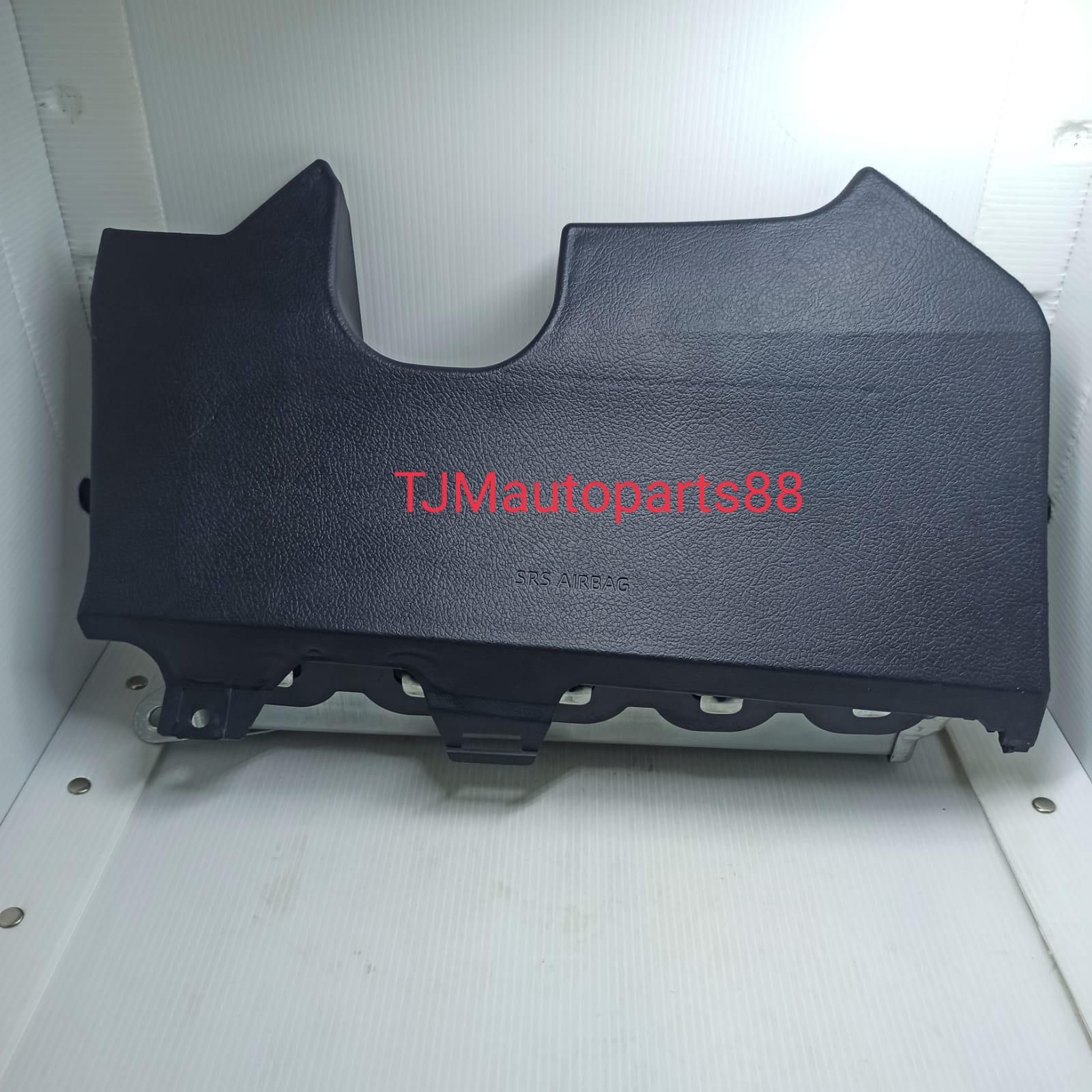 Airbag Kaki SRS Air Bag Lutut All New Vios Yaris TRD Sportivo 2018 Up Original Harga 1,350,000 rupiah*Gratis Ongkir