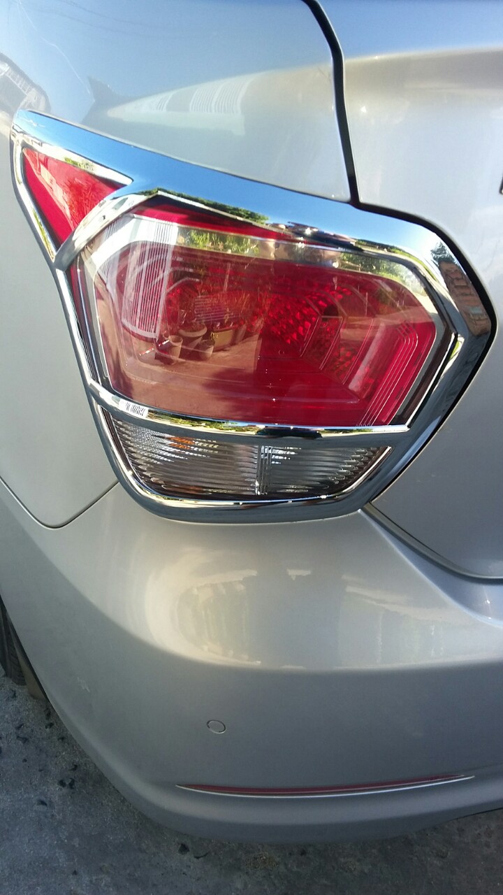 Bộ 2 ốp viền đèn hậu mạ Crom sáng bóng xe Hyundai I10 bản Hatchback đời