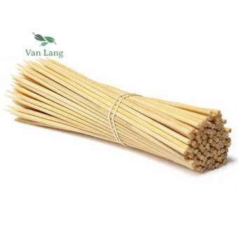 50 que xiên thịt nướng, xúc xích, tăm xiên tre