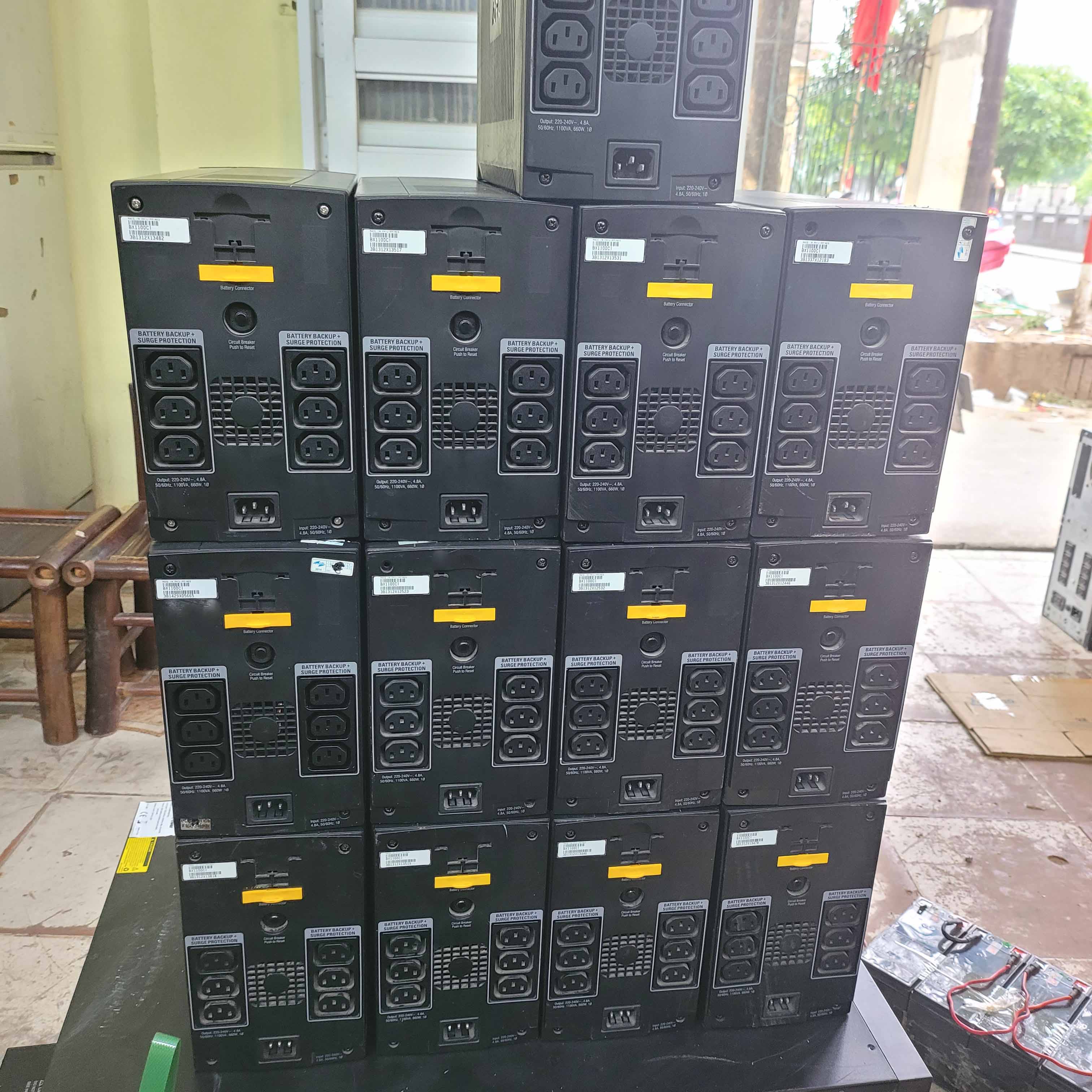 Ups apc 1100va; bộ lưu điện apc bx1100ci máy đã bao gồm ắc quy