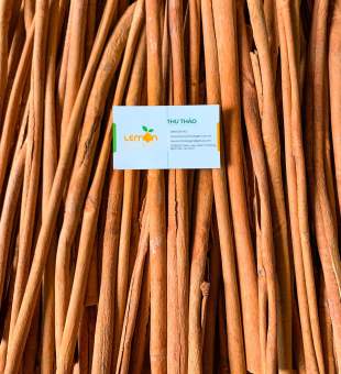 Quế thanh, quế ống sáo cạo sạch vỏ khúc dài, thơm cay nấu ăn, làm bánh, pha trà