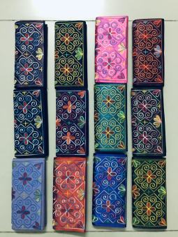 Bóp thổ cẩm cầm tay