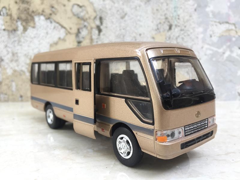 Mô hình xe ô tô bus toyota coaster 1:32