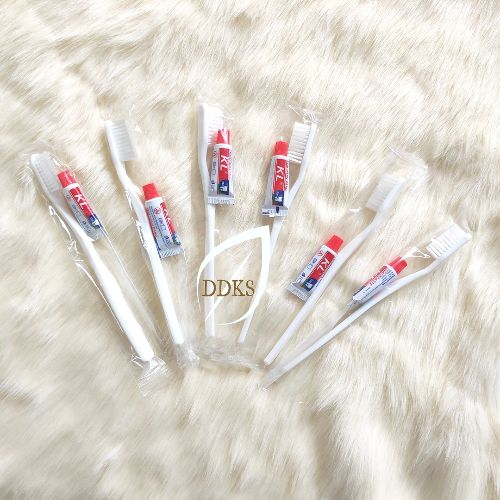 Bàn chải đánh răng dùng 1 lần
