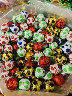 Túi 500gr Kẹo socola hình quả bóng đá