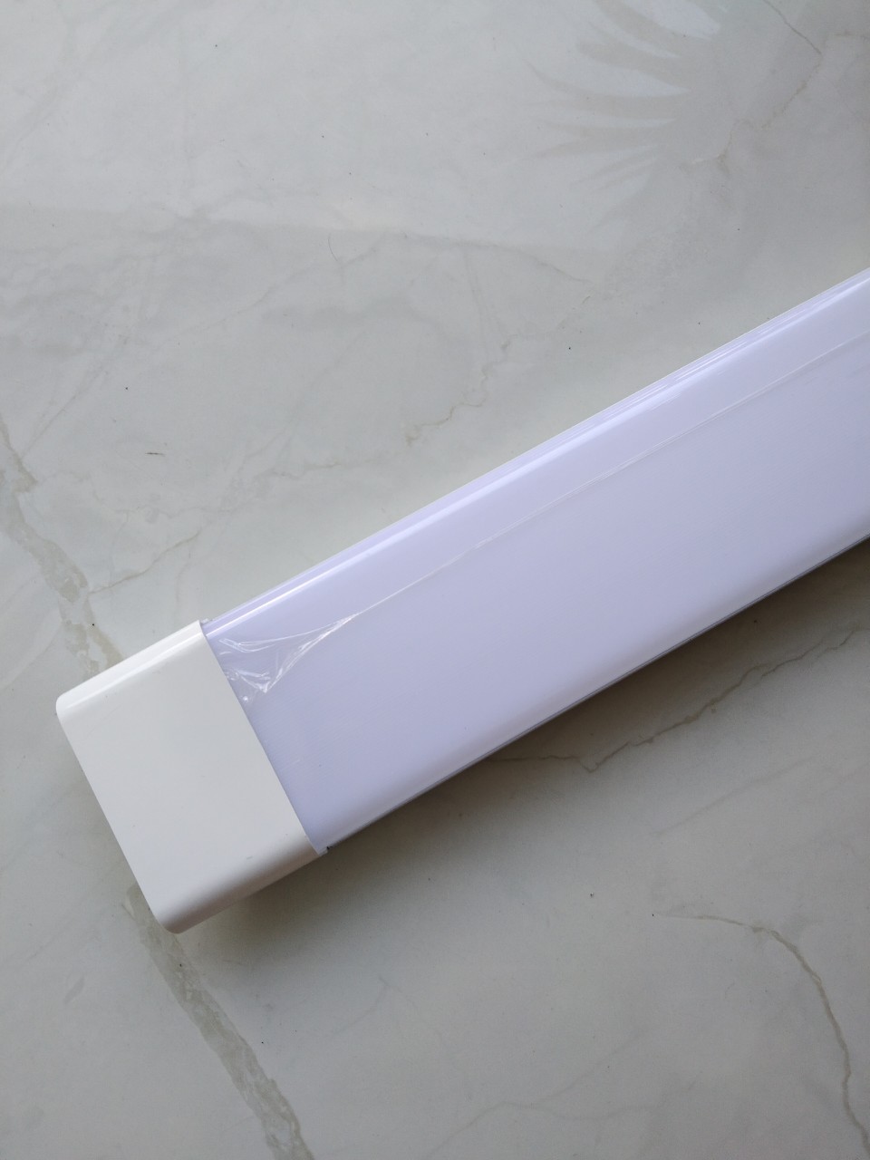10 đèn tuýp led bán nguyệt 60W đầu vuông dài 1m2