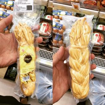 Phomai Solse ( Fomai ) hun khói công nghệ Nga kết cấu sợi dày và tơi chứa nhiều protein, chất béo, canxi giữ cho cơ bắp và xương khỏe mạnh, axit linoleic (CLA) ngăn ngừa ung thư. Khối lượng 200g - RUSSIA STORE BEST