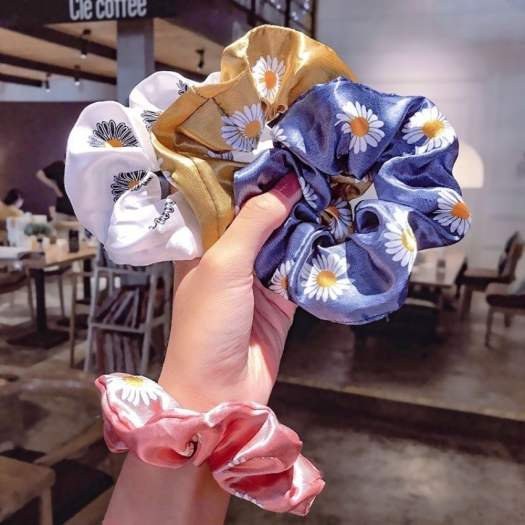 Dây Buộc Tóc Scrunchies Hoa Cúc Vải Satin Lụa Mềm Mại, Thun Co Giãn Siêu Bền, Phụ KIện Tóc Hàn Quốc Xinh Lung Linh Cho Phái Đẹp