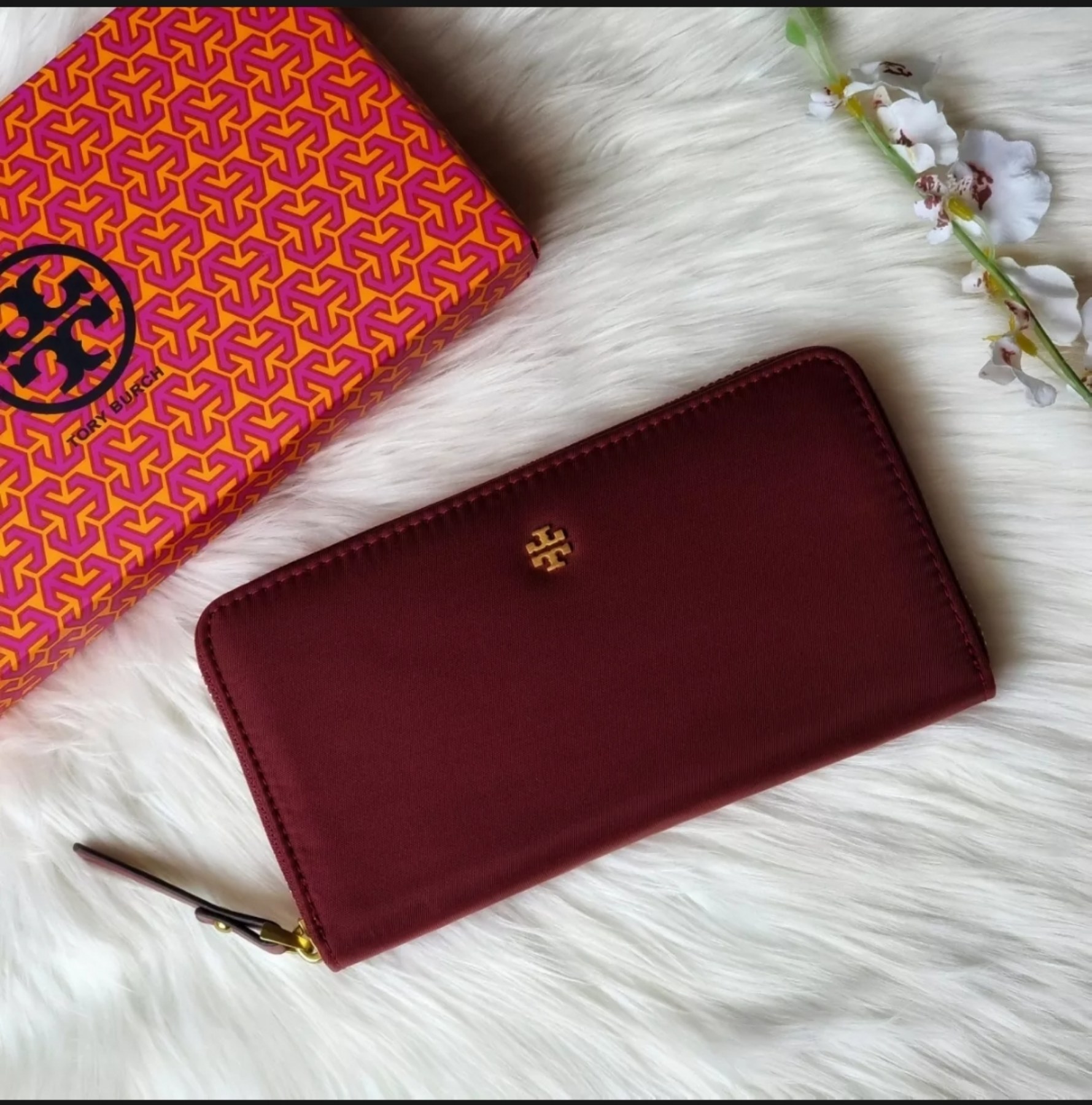 Tory burch discount red wallet