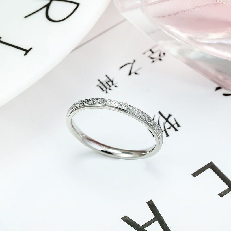 Nhẫn titan mỏng nhám không đen không rỉ không phai màu
