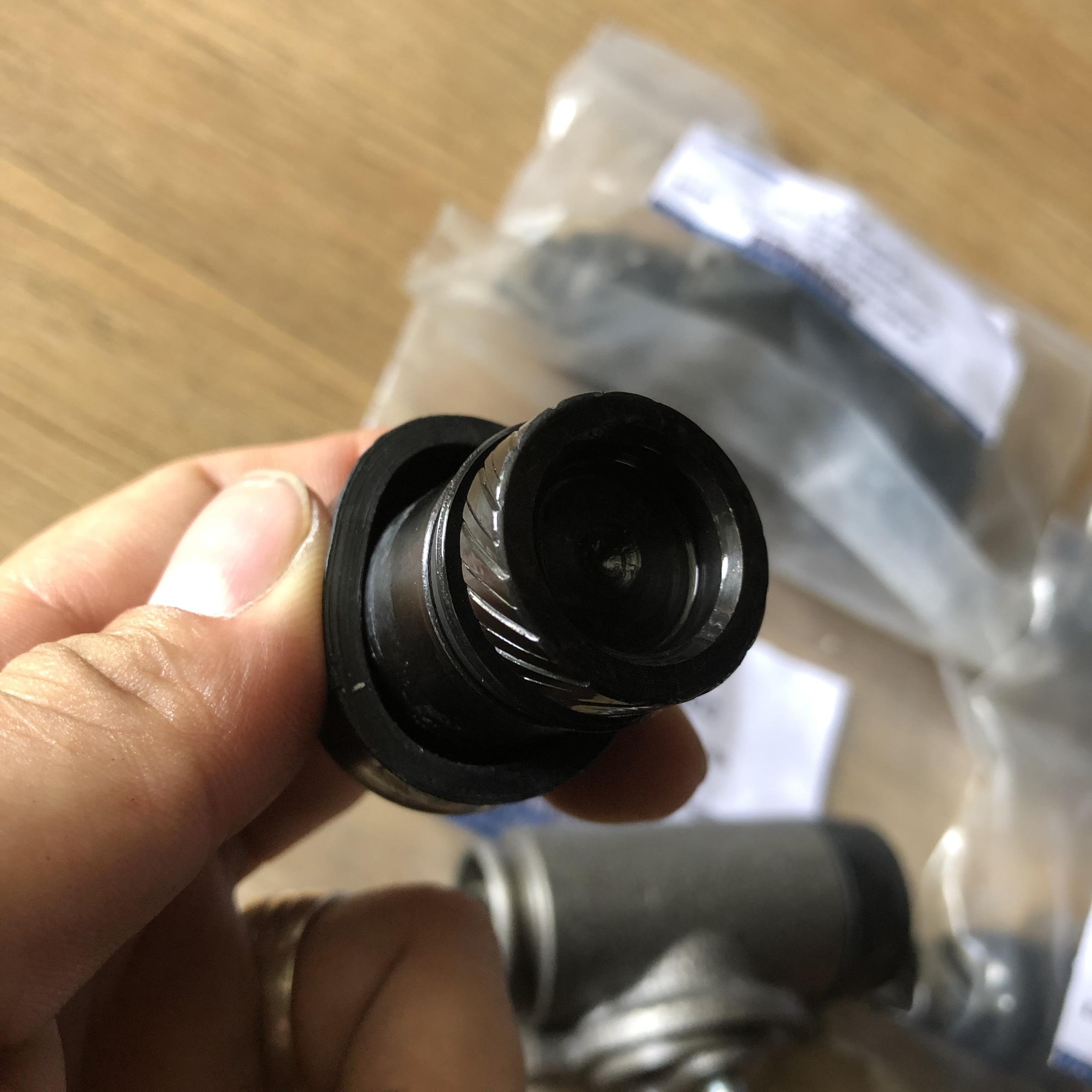 Heo thắng bánh sau ford ranger/ everest/ bt 50