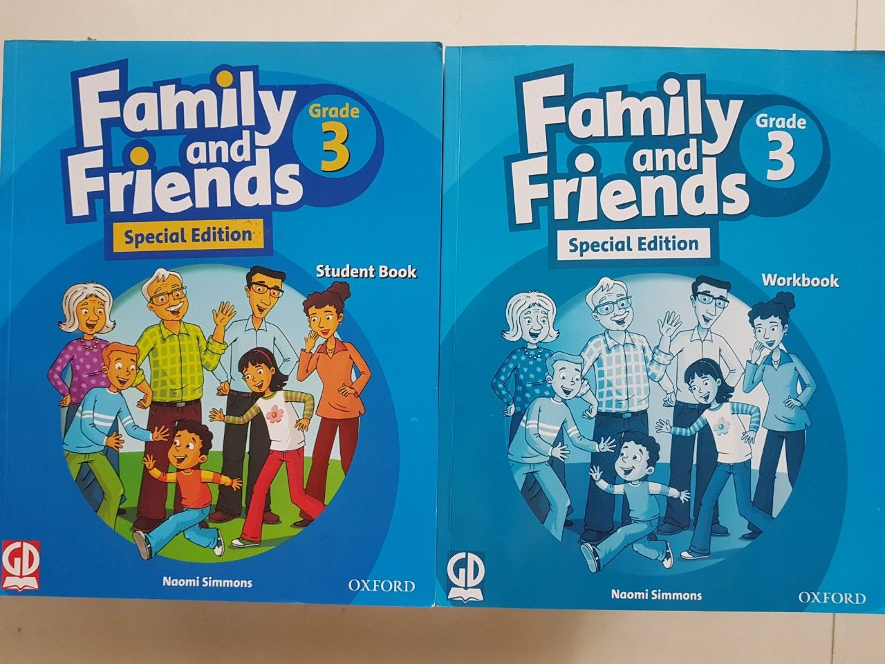 2 quyển tiếng Anh Family and Friends 3