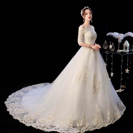 027 Romantic wedding dress