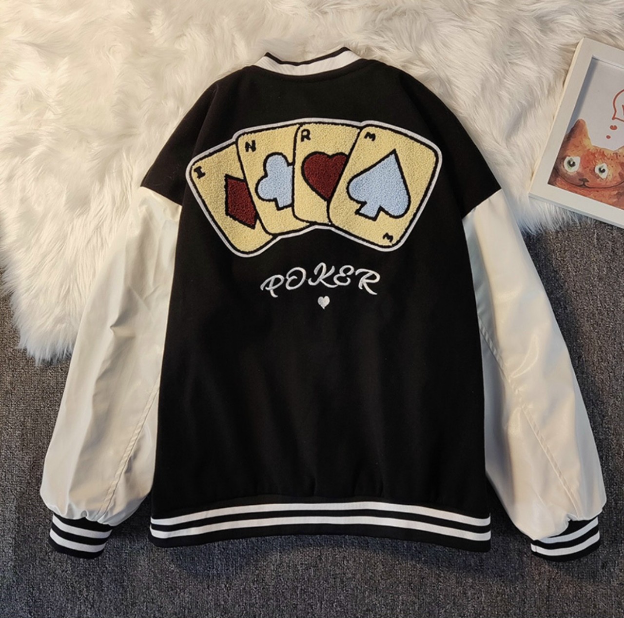 Áo Khoác Bomber, Logo Phối Hình lá Bài, Chất Nỉ PE Cao Cấp Không Xù Kiểu Dáng Hot Trending. XUT