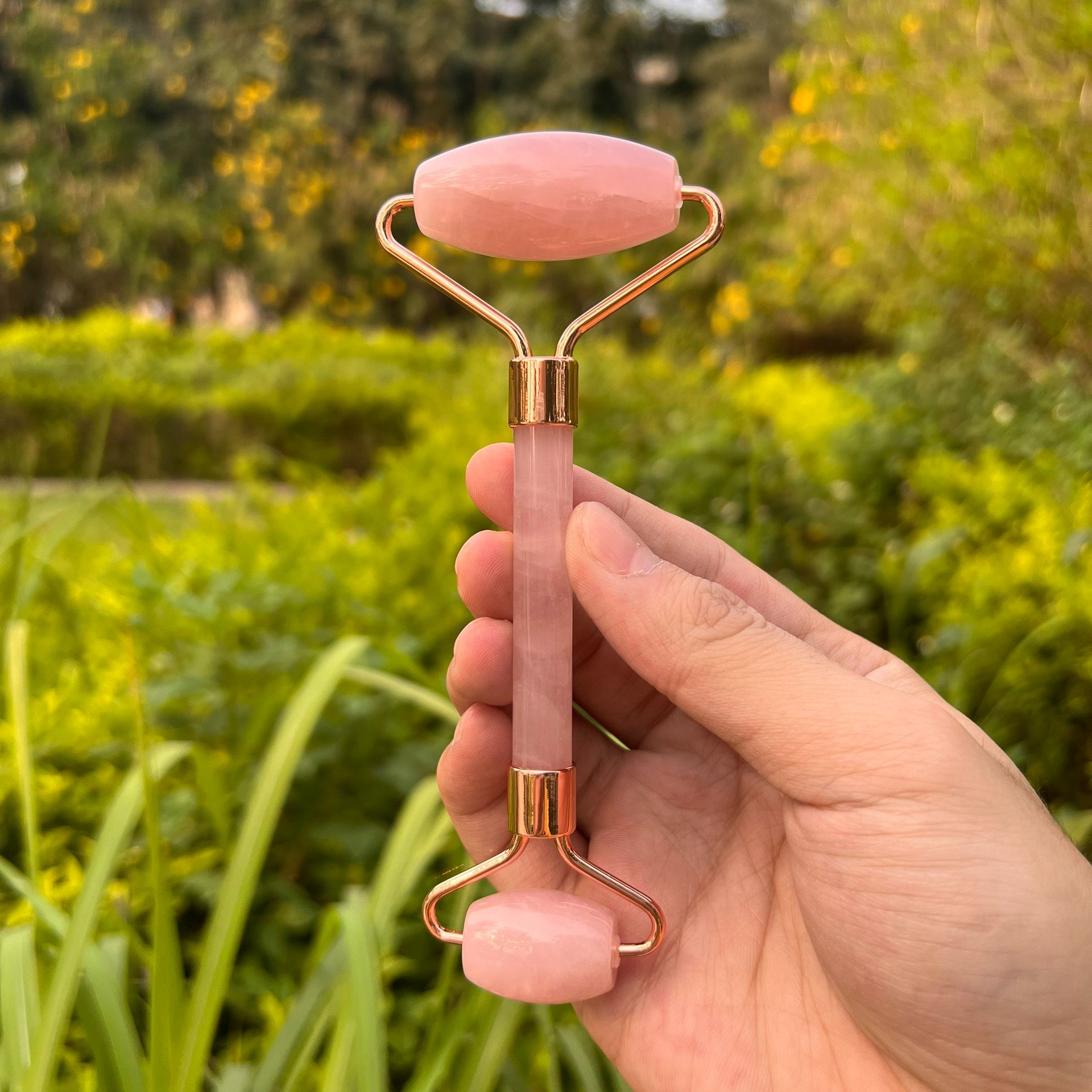 Đá lăn Massage mặt GuaSha, Thanh lăn mặt đá Hồng cải thiện sắc da hồng hào