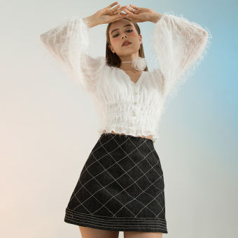 Áo Tay Dài Cổ V Đính Lông Vũ - EDINI - A1554