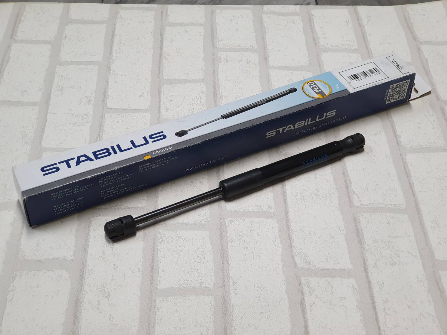 Trunk Lid Shock / Tailgate Shock (1 Side) Mazda 3 Bl 4-Door 2008 - 2014 All Models (Without Spoiler) / Gas Spring Boot Stabilus 783925 ราคา 932 บาท*ส่งฟรี