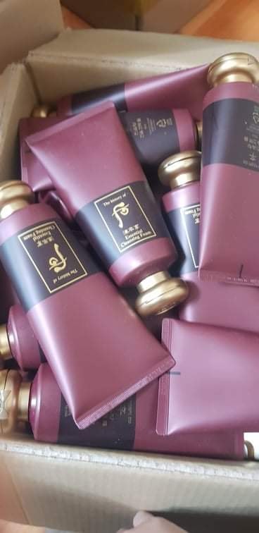 - sữa rửa mặt whoo đỏ chống lão hoá 180ml