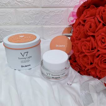 KEM DƯỠNG TRẮNG DA V7 TONING LIGHT