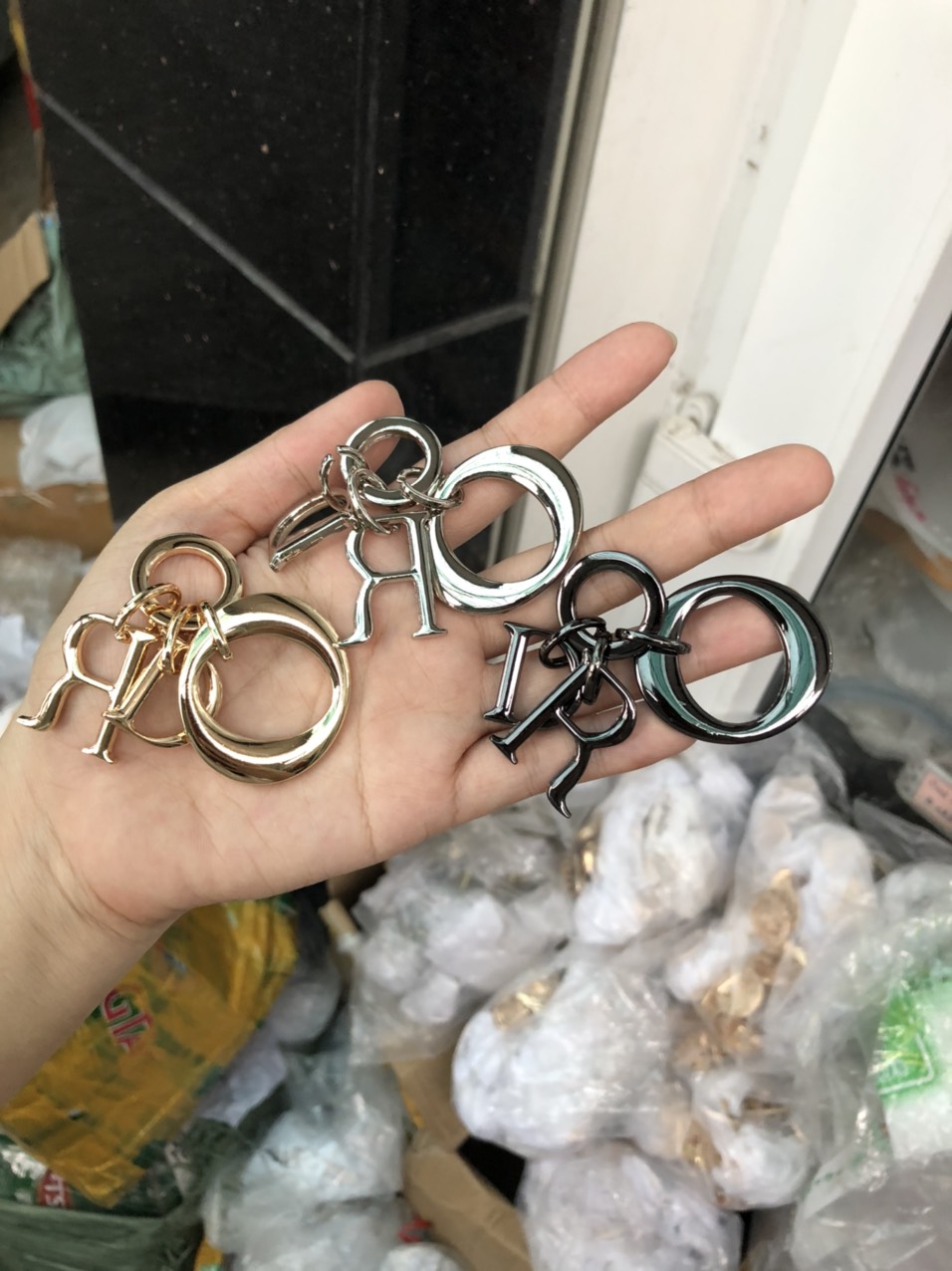 Mạc treo, chùm treo trang trí túi xách chữ D-O-R