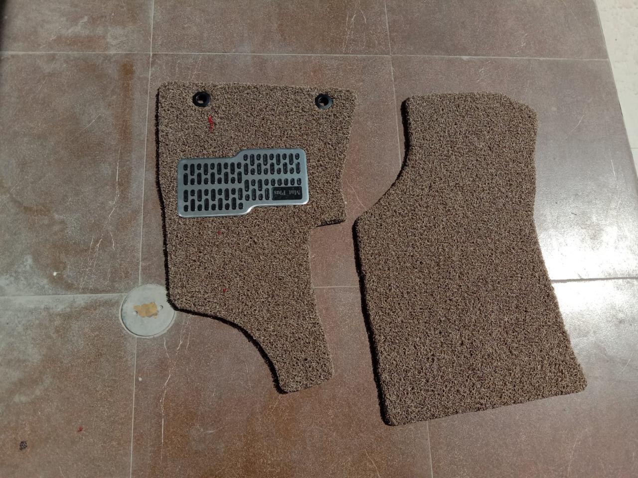 EC1/KMKANFC - KARPET MIE KERITING / BIHUM ALL NEW FORTUNER Set WARNA BEIGE/COFFEE- Karpet Lantai Mie Bihun Toyota ALL NEW FORTUNER Harga 1,290,000 rupiah*Gratis Ongkir