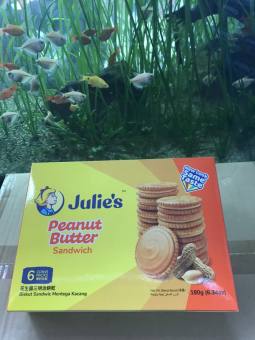 Bánh Quy Julie's Nhân Bơ Đậu Phộng (Hộp 180g)