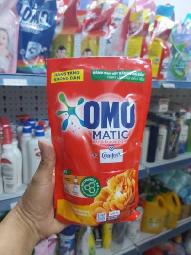 Bột giặt Omo Comfort 5,3Kg Tinh Dầu Thơm Nồng Nàn + Tặng túi nước giặt Omo Matic 500g