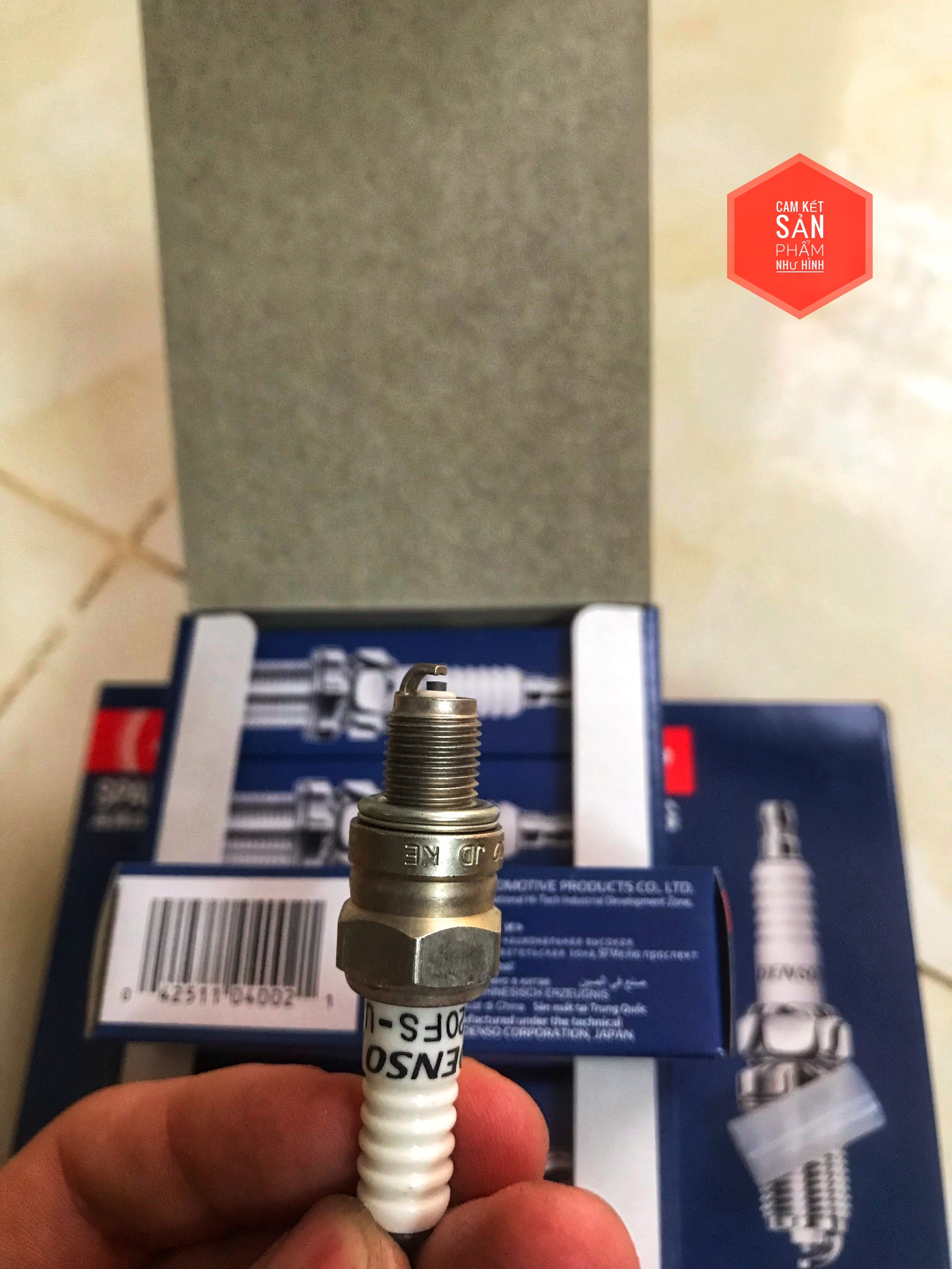 Bugi xe máy - bugi denso chân ngắn platinum u20fs-u có điện trở cho xe cup, dream, wave, sirius, taurus, nouvo, mio, revo, axelo