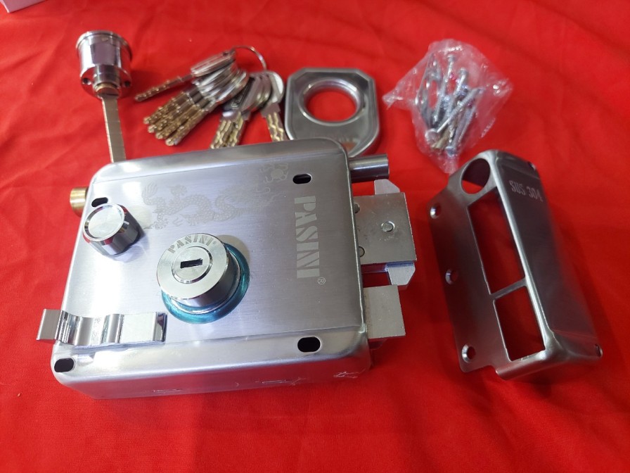 Khóa cửa cổng lùa 699m
