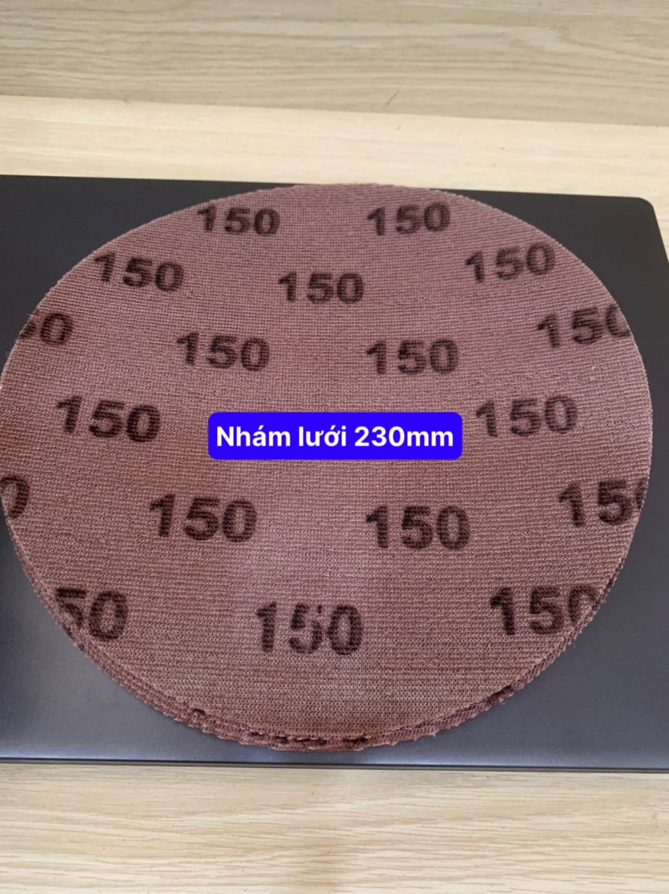 Nhám lưới chà tường