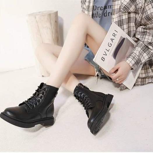YRN701 Bốt Martin Nữ 2020 Mùa Thu Và Mùa Đông Đen Mới Bốt Cổ Thấp Đế Dày Phong Cách Anh Quốc Cộng Với Nhung Giày Bốt Xe Máy Phù Hợp Tất Cả Đôi Giày Đỏ
