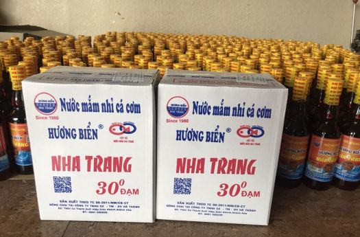 01  thùng nước Mắm cá cơm Hương Biển  loại 30 độ đạm 6 chai x 500ml = 3 lít