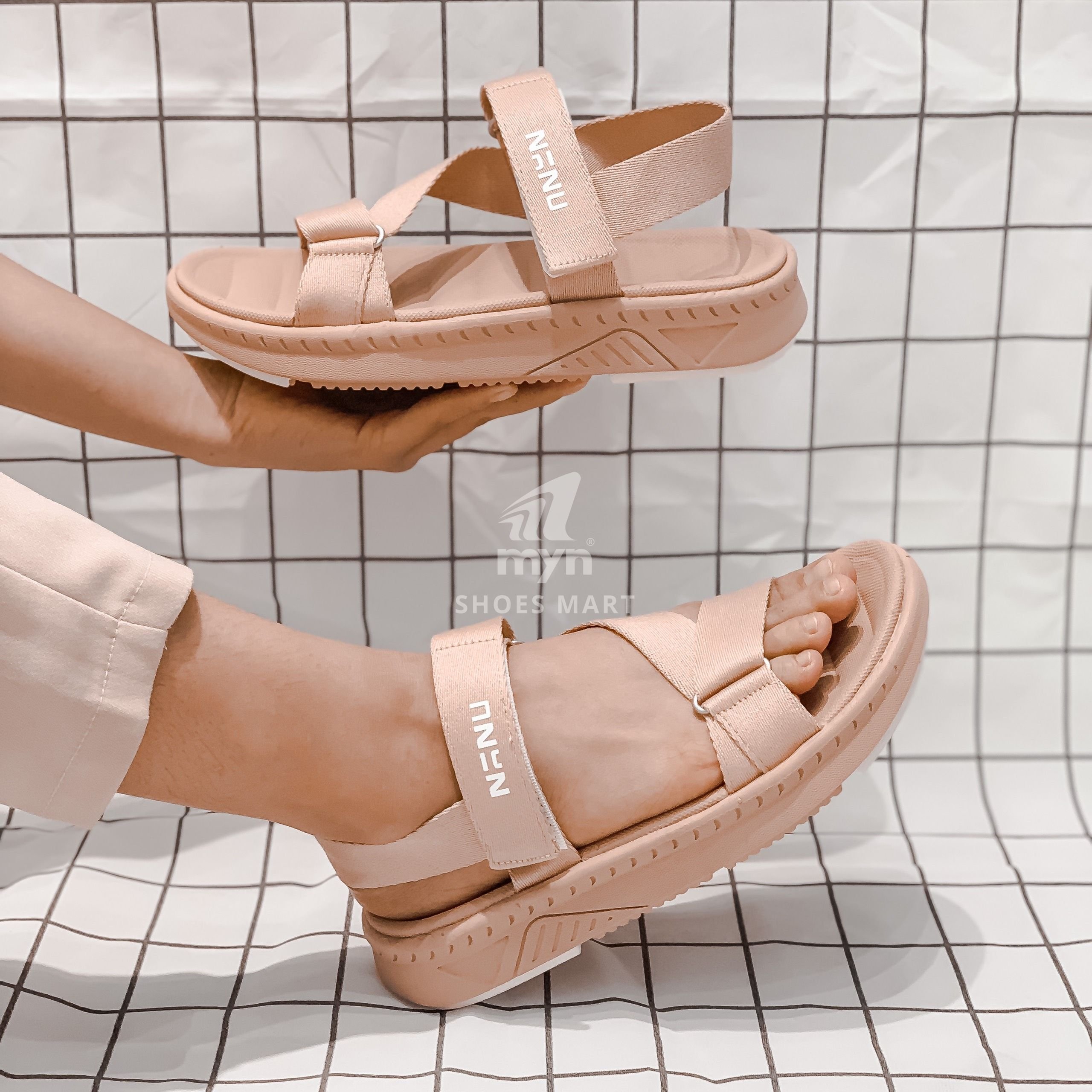 Giày sandal nữ nanu 08 quai chéo