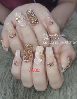 Móng tay giả- đính đá cao cấp- nail thiết kế