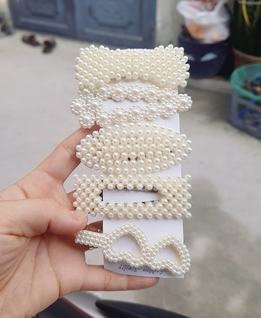 Vĩ 5 kẹp mái trắng mix 5 mẫu ngẫu nhiên