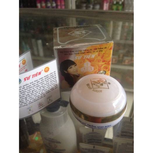 kem dưỡng trắng da sứ tiên màu trắng