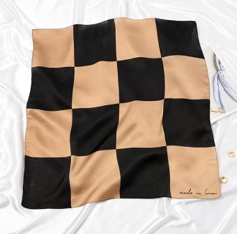 Khăn lụa vuông họa tiết