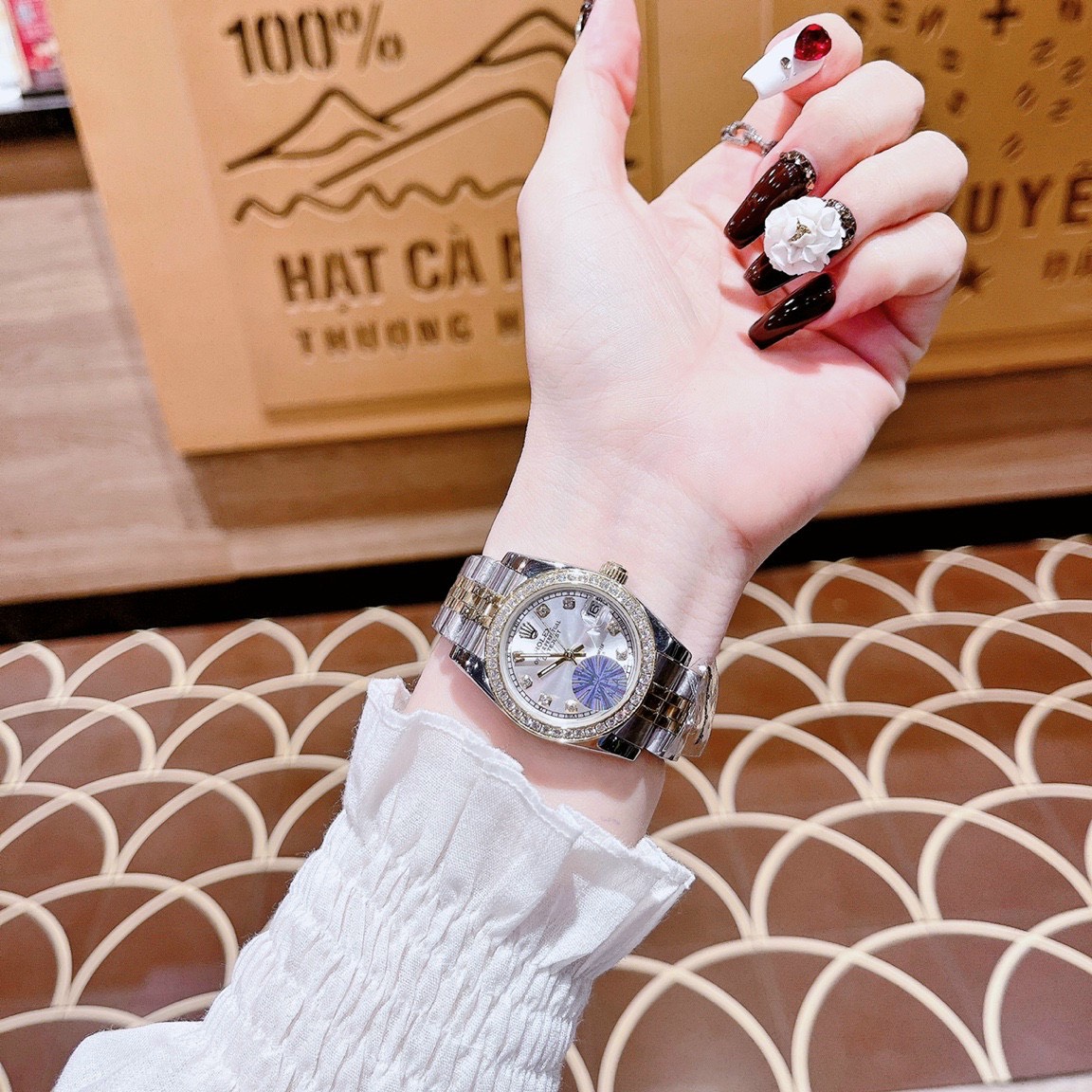 Đồng hồ nữ cao cấp giá sỉ - chuyên sỉ mắt kính , đồng hồ cao cấp chất lượng. Mặt bằng nhà giá lẻ như sỉ