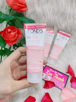 Sữa Rửa Mặt Pond's Đất Sét Khoáng Sạch Sâu Sáng Mịn 40g