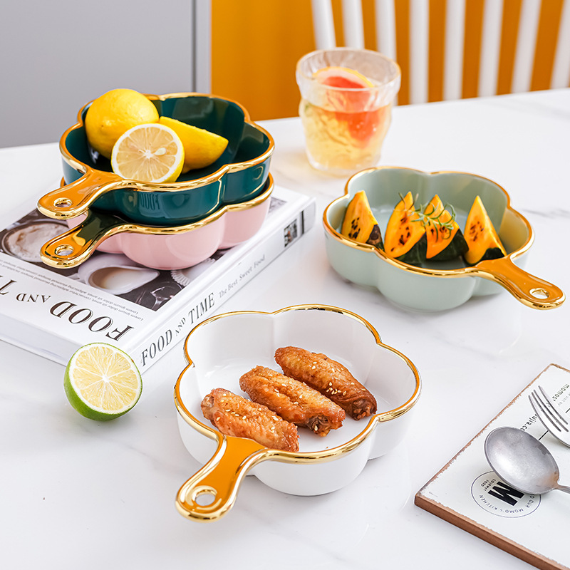 Gambar Nordic ins style creative Phnom Penh ceramic bowl with handle bowl household net red lace bowl fruit salad bowl tableware