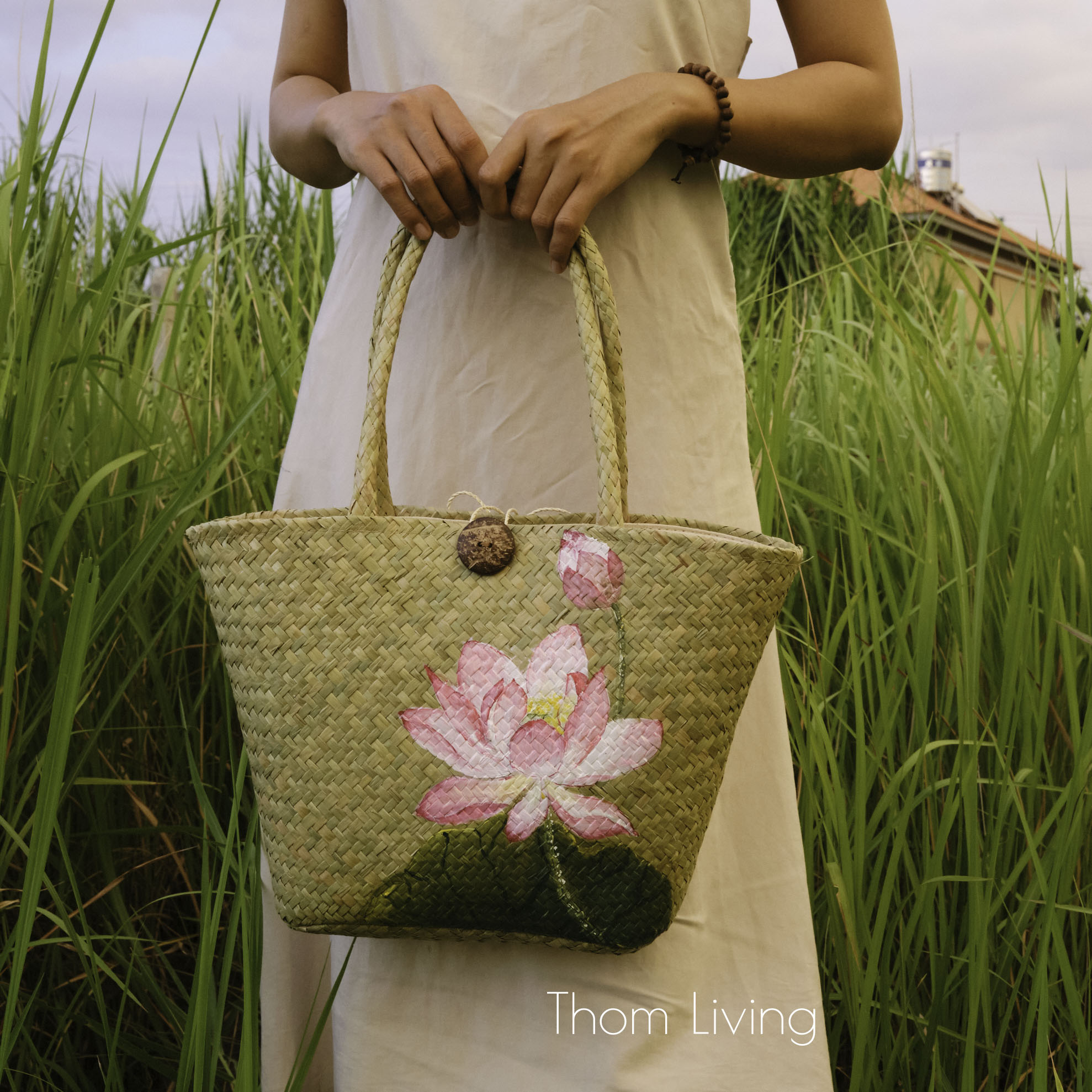 Túi cói - Giỏ xách cỏ bàng oval đi biển đeo vai quai ống bàng vẽ màuu acrylic