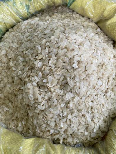 Cốm dẹp ?trắng loại to dày, ngon và thơm (cốm làng vòng món quà của tuổi thơ) - không màu