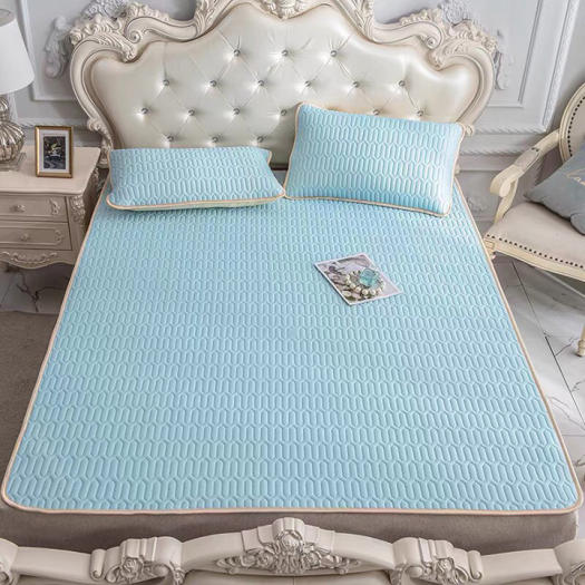 Ga trải giường chiếu điều hòa cao cấp và hai vỏ gối cao su non siêu êm mát mùa hè ấm mùa đông