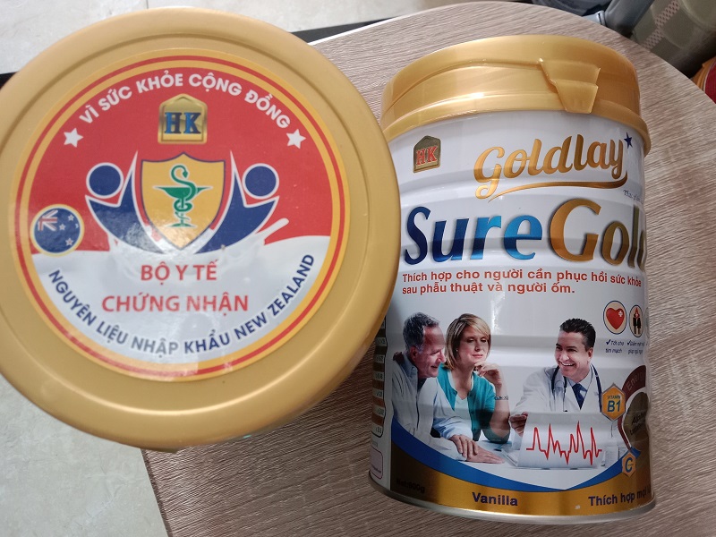 Sữa cho người già phục hồi sức khỏe Goldlay Sure Gold Hộp 900g (Giải pháp dinh dưỡng cho người cao tuổi, người ốm, người ăn uống kém nhanh phục hồi sức khỏe, tăng cường đề kháng)